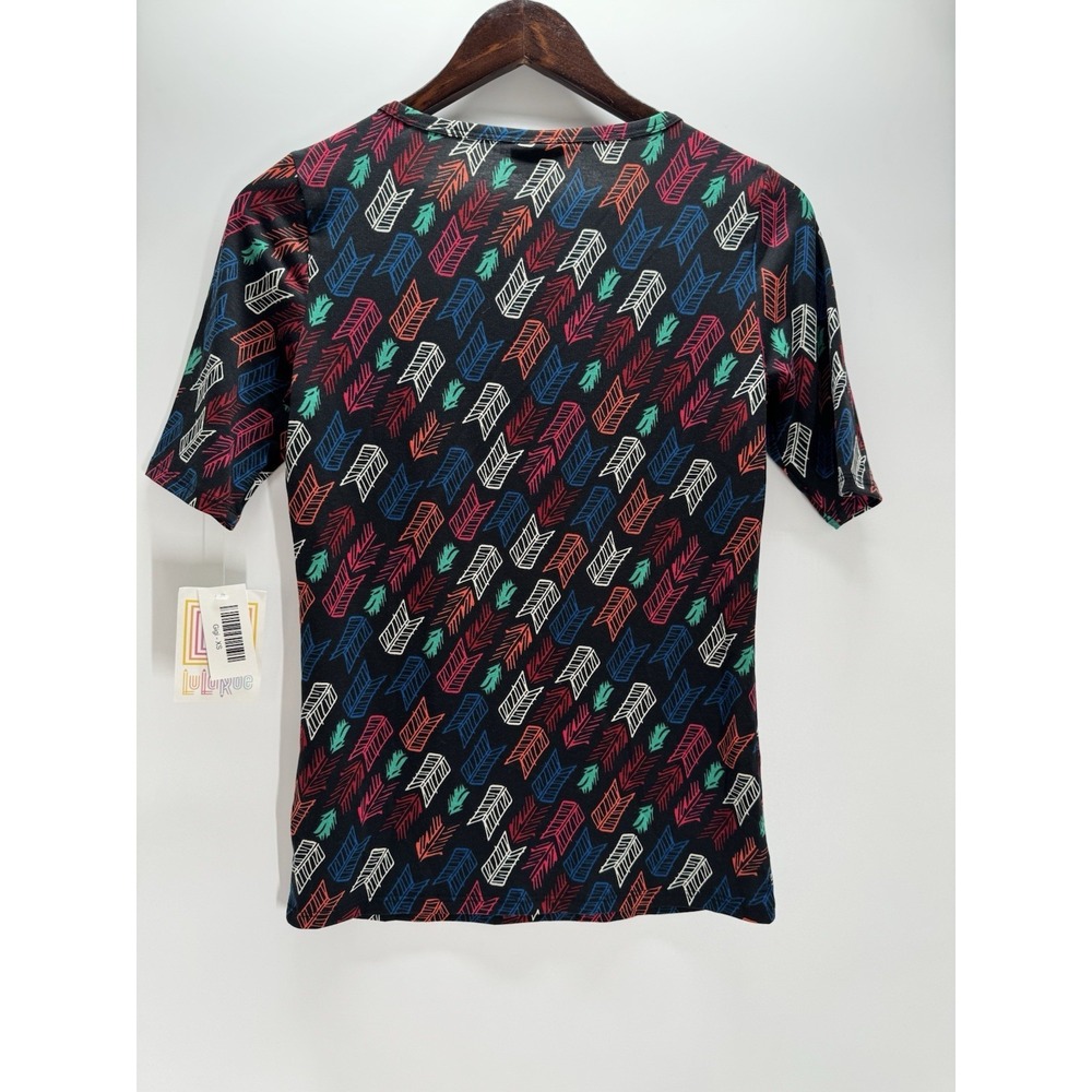 NWT LuLaRoe Gigi Tee XS Black Arrow Feather Boho Indie Y2K Stretch Shirt Top - Picture 2 of 8